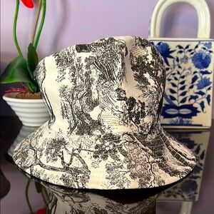 Adorable Black & White Toile Bucket Hat!